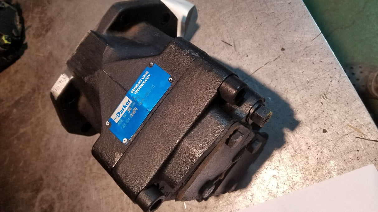 024-02154-0 PARKER DENISON M4D 138 3N00 B102 Medium Duty Vane Motor