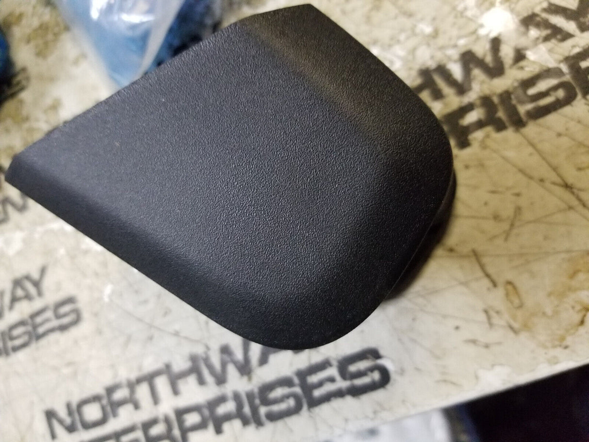 L56-6049 PACCAR HOOD LATCH KEEPER L566049