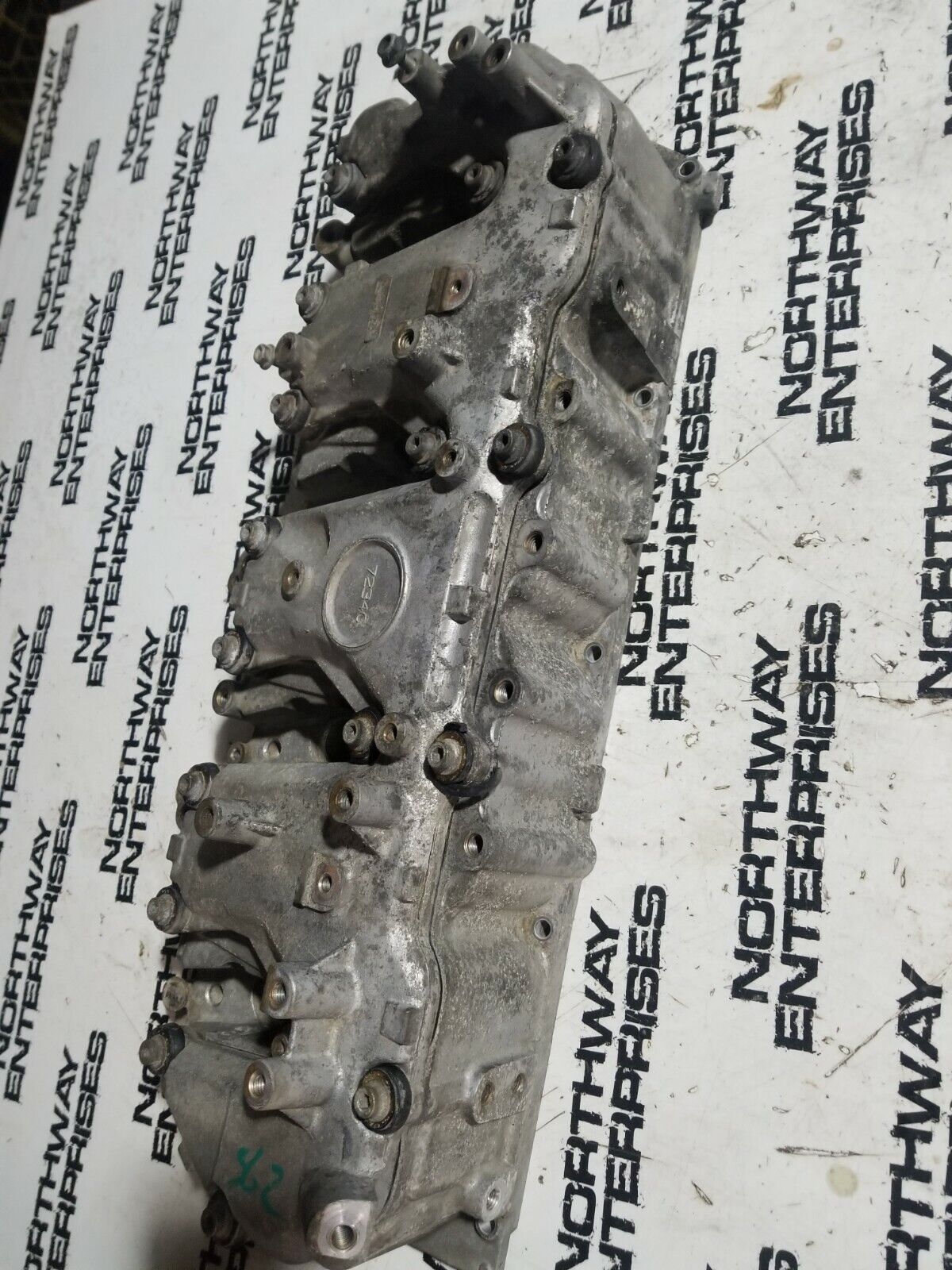 2011-2015 DURAMAX 6.6 6.6L DIESEL LML VALVE COVER & SPACER RH PASSENGER