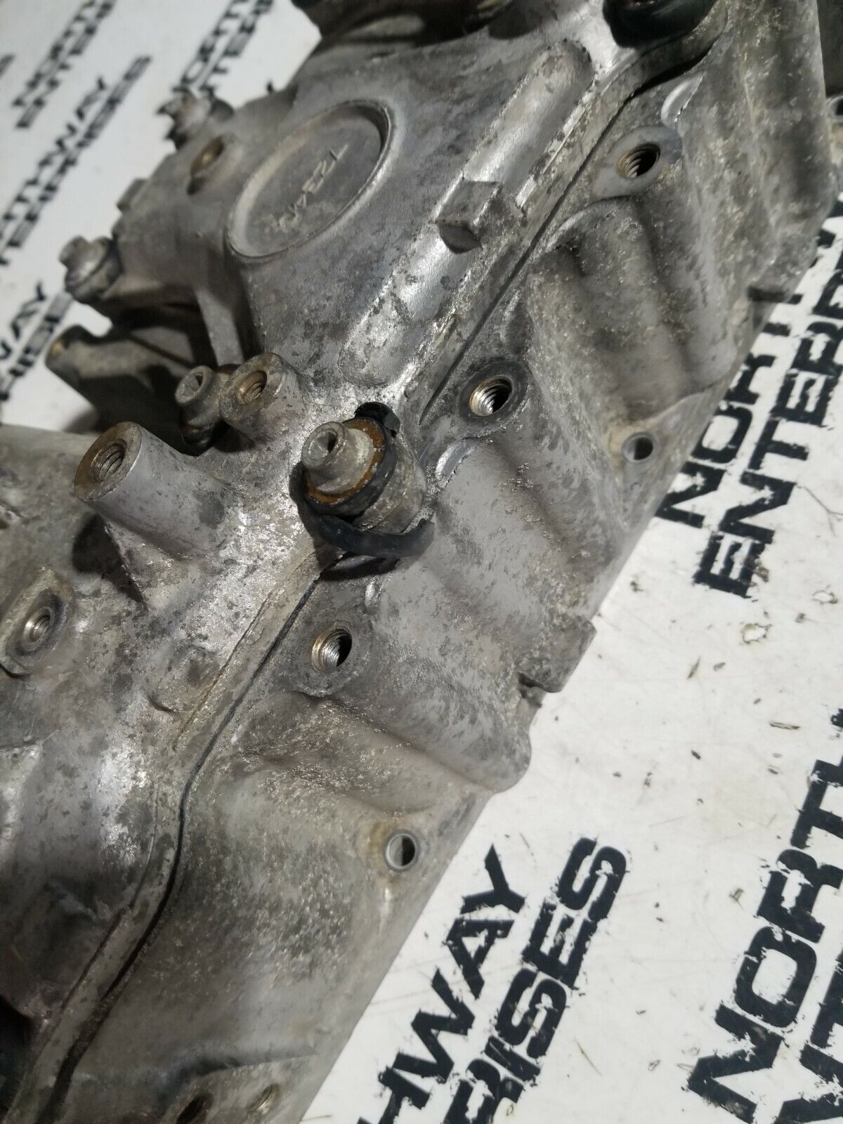 2011-2015 DURAMAX 6.6 6.6L DIESEL LML VALVE COVER & SPACER RH PASSENGER