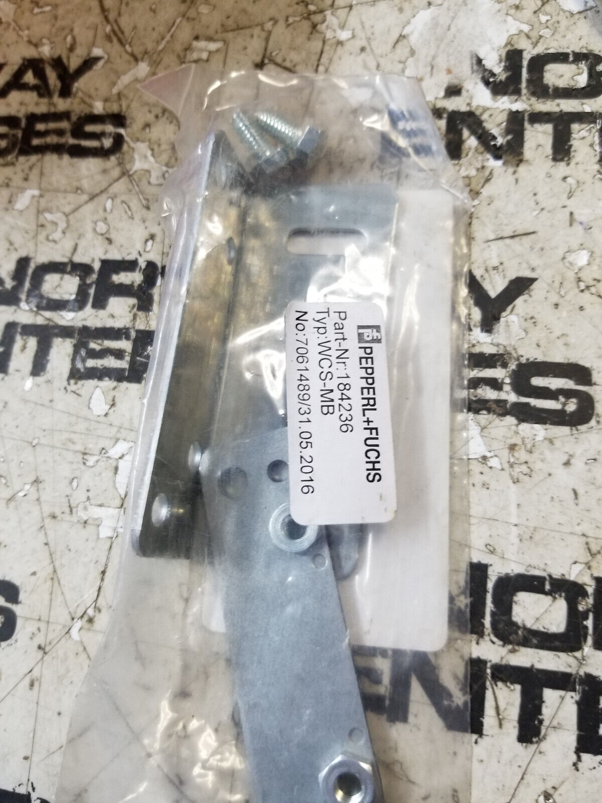 PEPPERL FUCHS 184236, MOUNTING BRACKETS, THICKNESS: 2MM, METAL