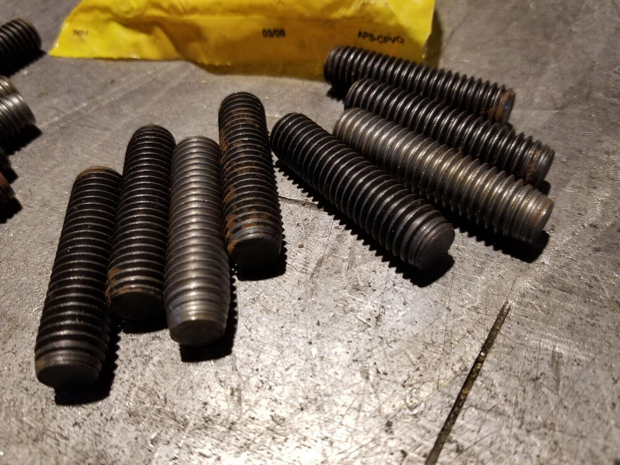 BAG OF 12 STUDS CATERPILLAR 3D-0490 STUD 3D0490
