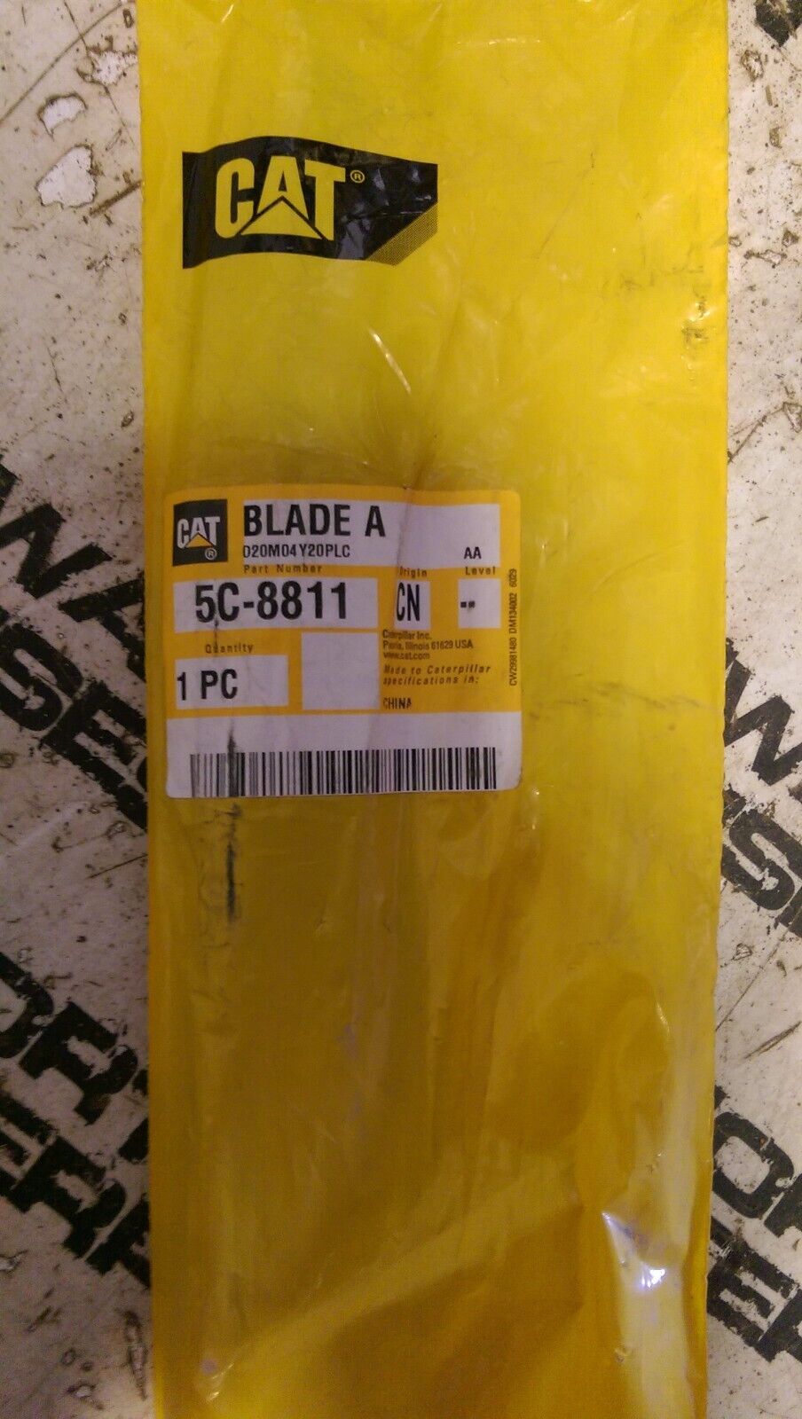 CATERPILLAR 5C-8811: WIPER BLADE ASSEMBLY