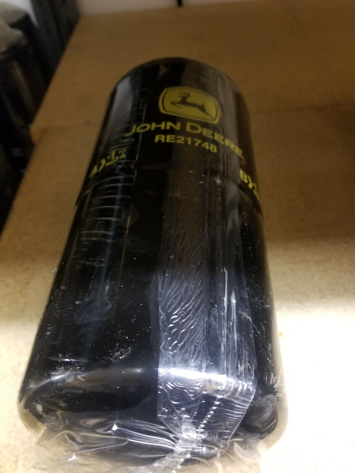 RE21748 JOHN DEERE OIL FILTER