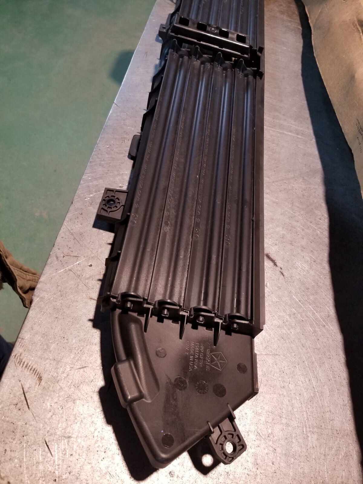 2017-2024 Chrysler Pacifica Active Shutter Grille 68438679 68438679AC