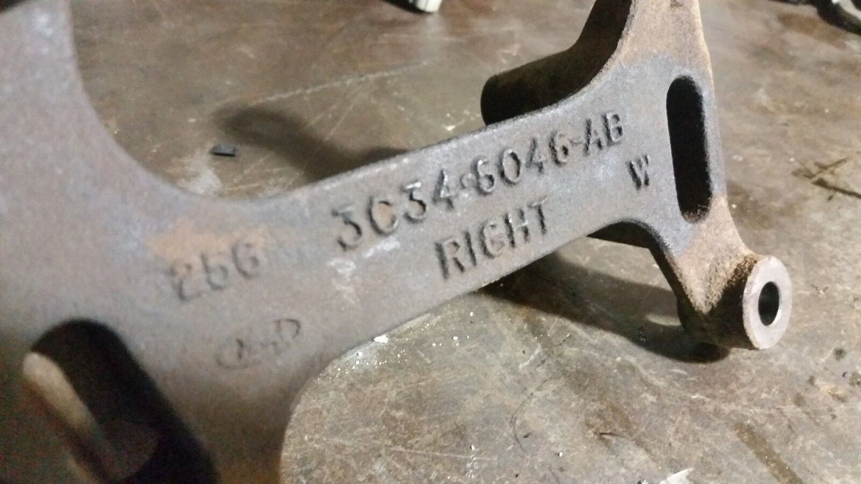 03 04 05 06 07 F250 F350 6.0L Right Passenger Side Engine Motor Mount