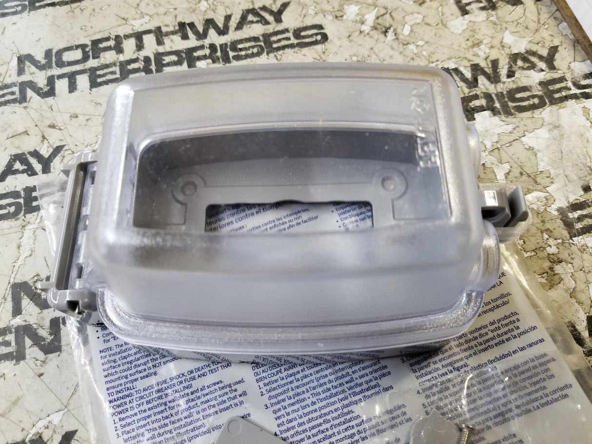 LEVITON 001-05980-UCL 1-Gang Extra Duty While-In-Use Cover