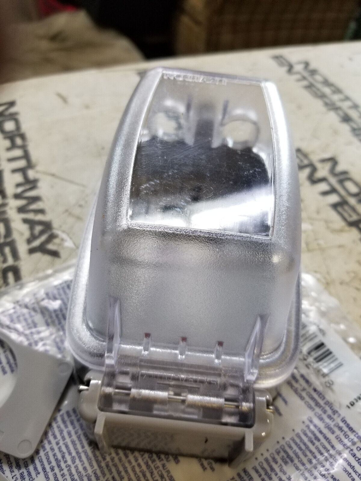 LEVITON 001-05980-UCL 1-Gang Extra Duty While-In-Use Cover