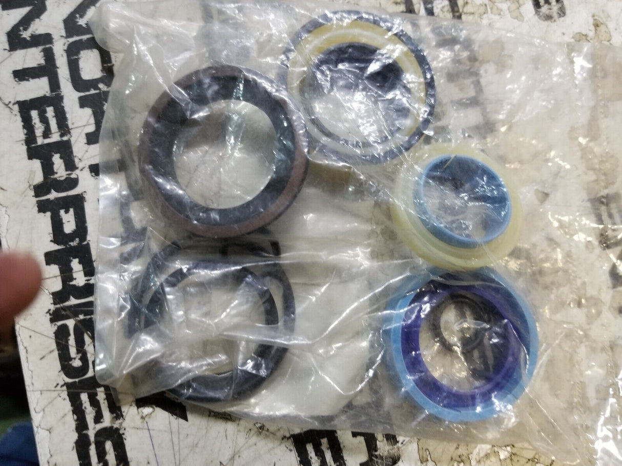 4900213.501 Seal Kit Universal Green/txhyd - Manitex UPTIME