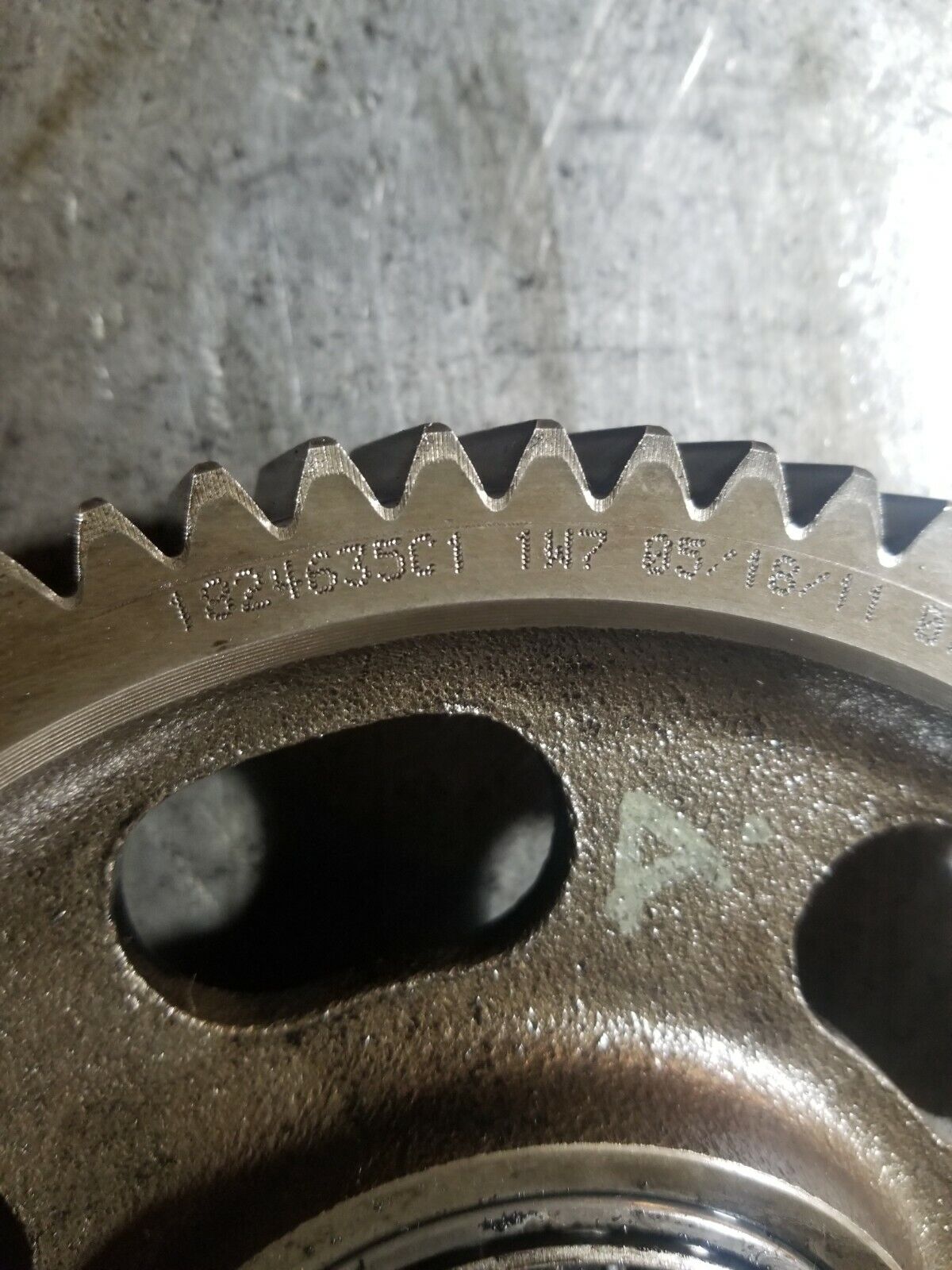 1824635C1 MAXXFORCE DT ENGINE UPPER IDLER TIMING GEAR INTERNATIONAL