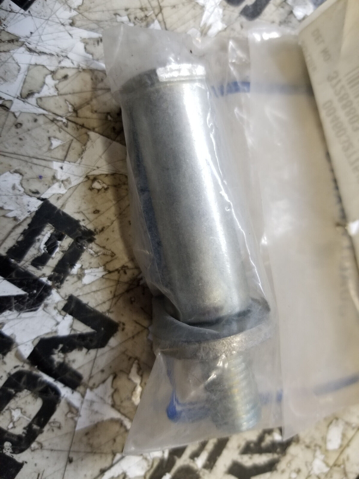 272-0002 Striker Assembly-Latch