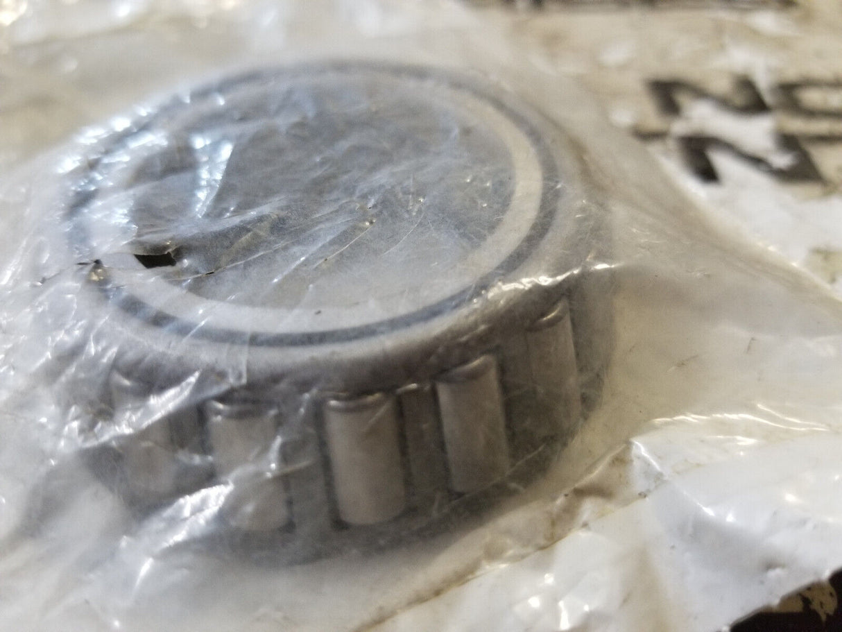 LOT OF 4PC - HY135657 TAPER BEARING 135657