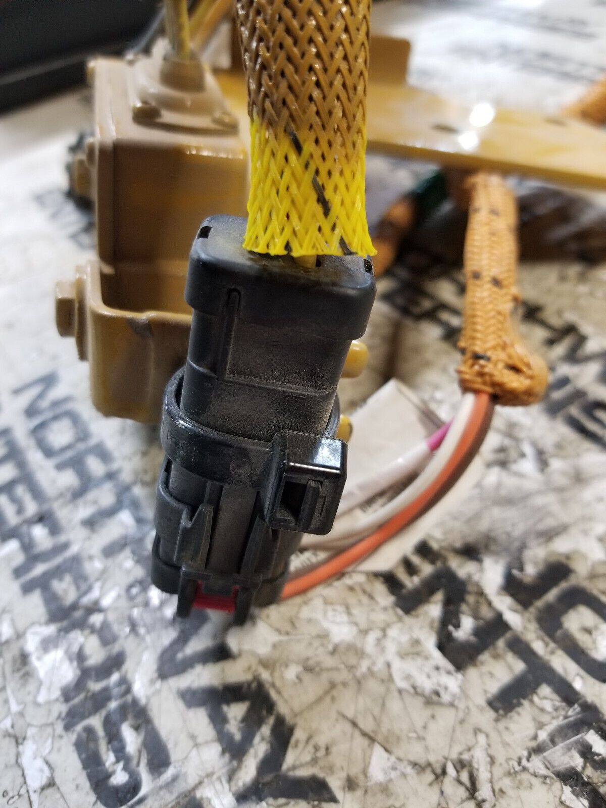 388-8826 390-4028 466-4902 CAT SOLID STATE RELAY AND BRACKET C32