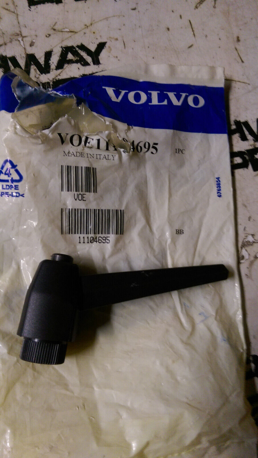 VOLVO 11104695 LEVER VOE11104695