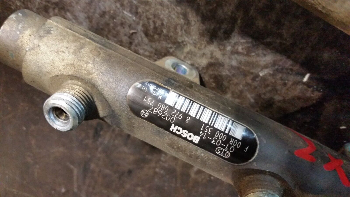 01 02 03 04 2001 2002 2003 Duramax LB7 High Pressure Fuel Rail 8972080751