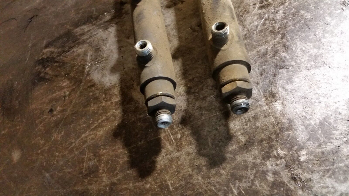 01 02 03 04 2001 2002 2003 Duramax LB7 High Pressure Fuel Rail 8972080751