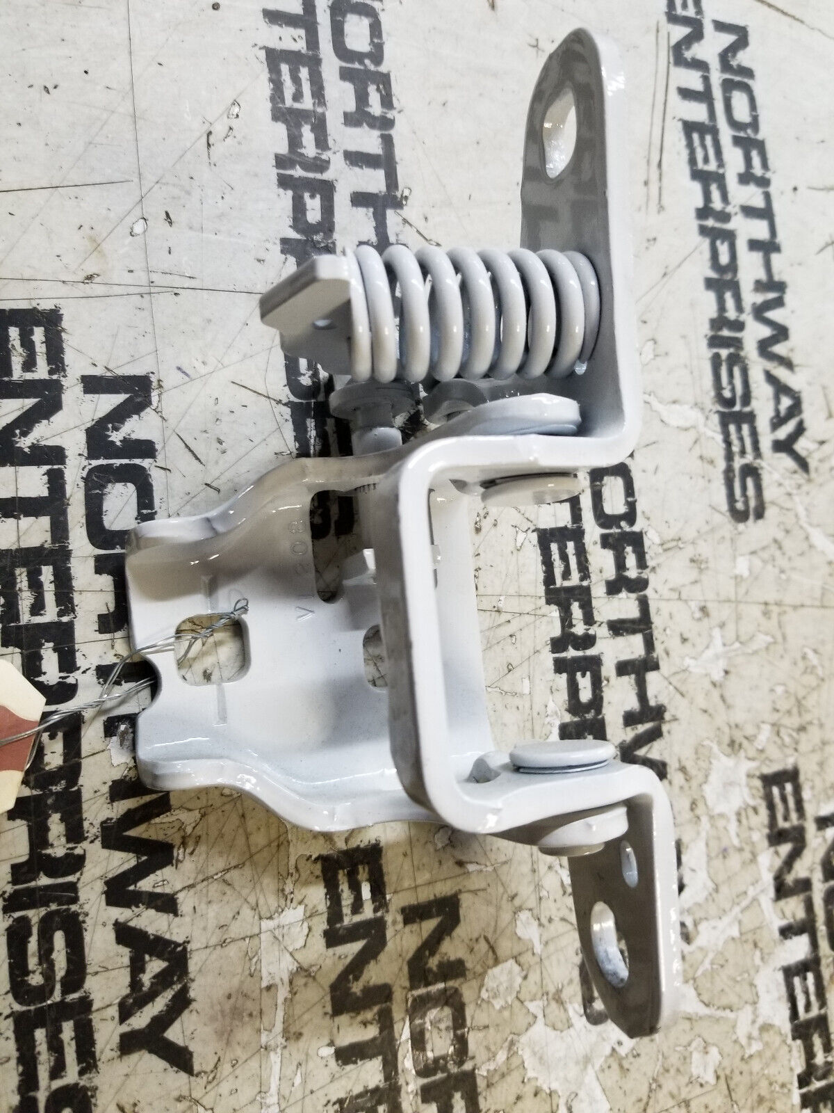 10-20 RAM 1500 2500 3500 11-20 4500 5500 REAR DOOR HINGE LOWER MOPAR 68058533AD