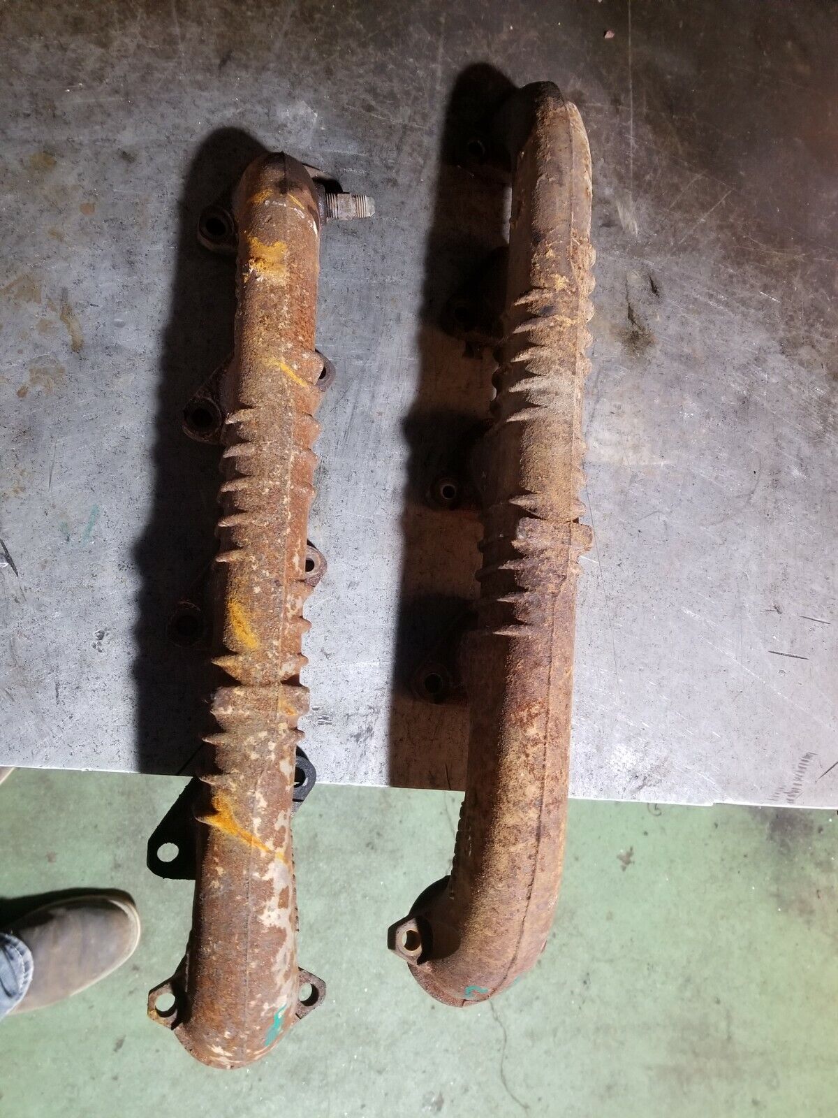 Ford Powerstroke 6.0 6L Diesel Exhaust Manifolds Set 1840770C1 18409904C1