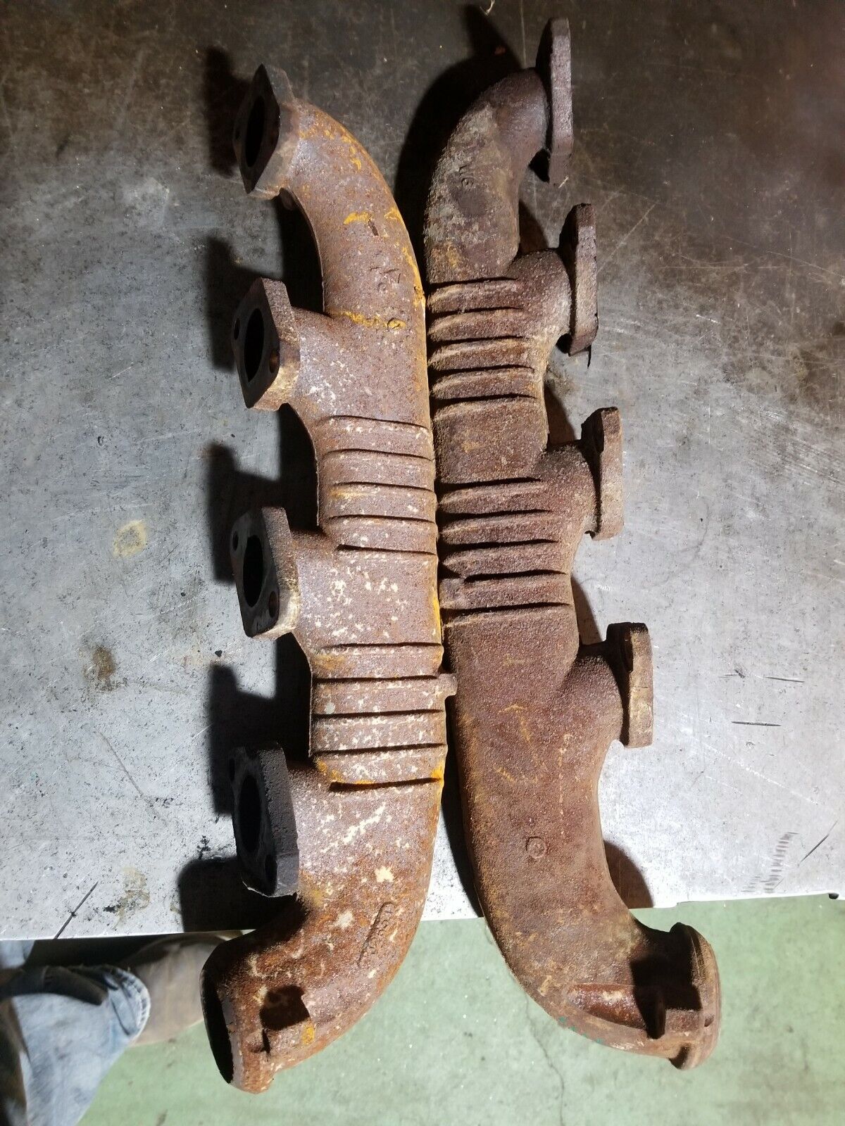 Ford Powerstroke 6.0 6L Diesel Exhaust Manifolds Set 1840770C1 18409904C1