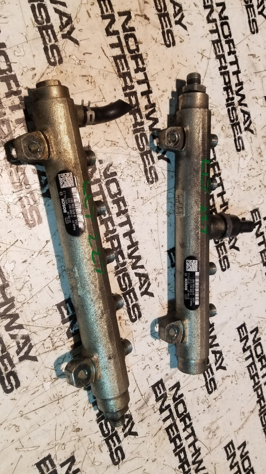 04 05 2004 2005 Chevy GMC 6.6 LLY Duramax Fuel Rails 8973036591 8973036580 r227