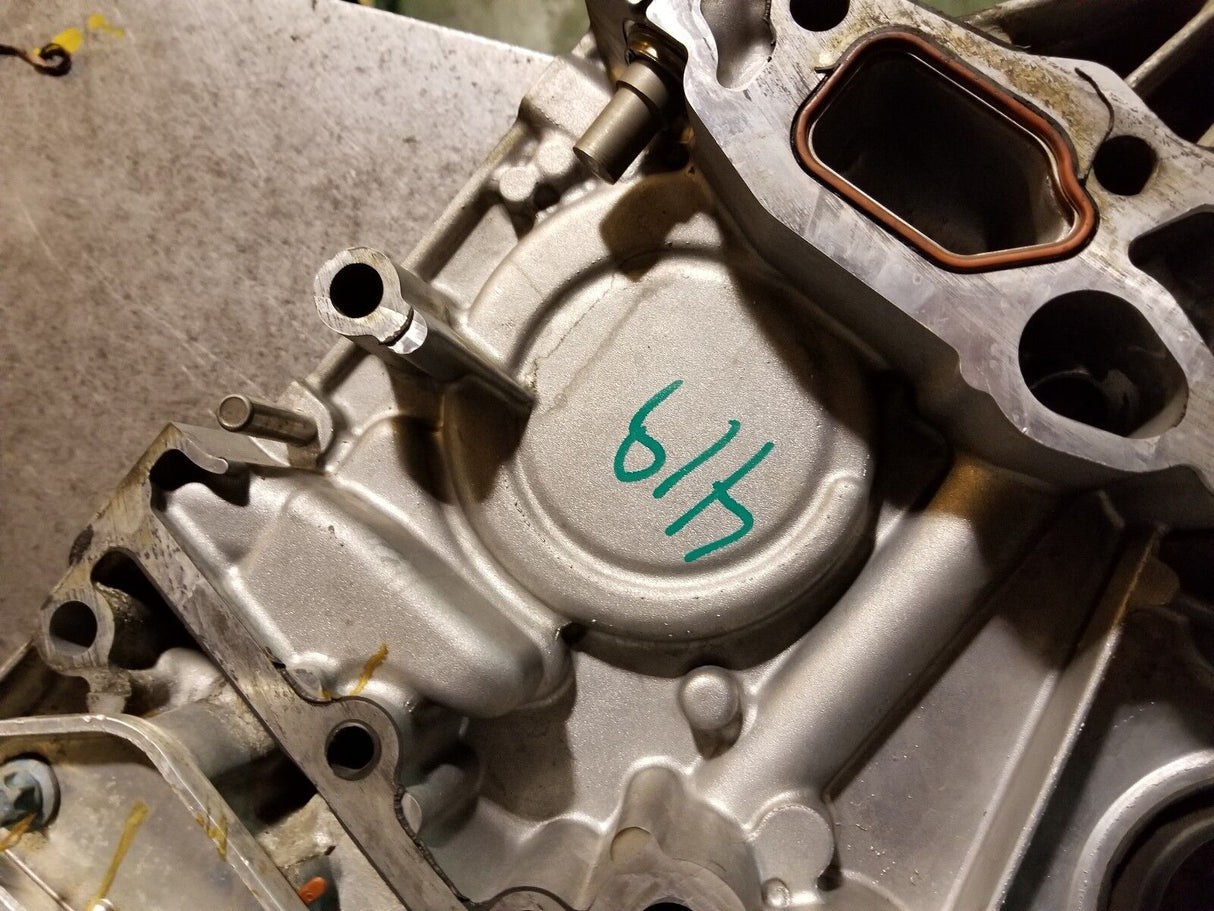 R6110151302 OEM 2005 Dodge SPRINTER 2500 2.7l Diesel Engine Timing Cover