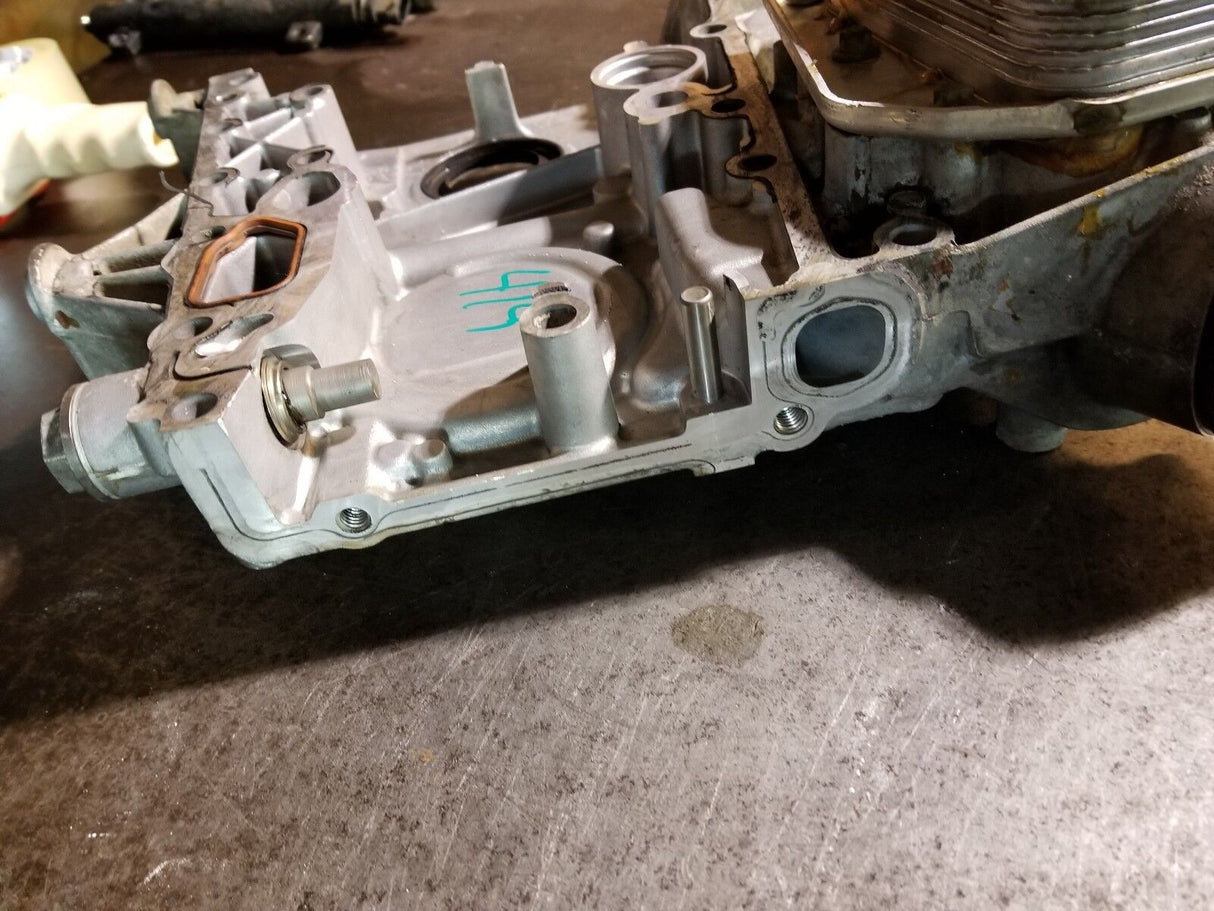 R6110151302 OEM 2005 Dodge SPRINTER 2500 2.7l Diesel Engine Timing Cover