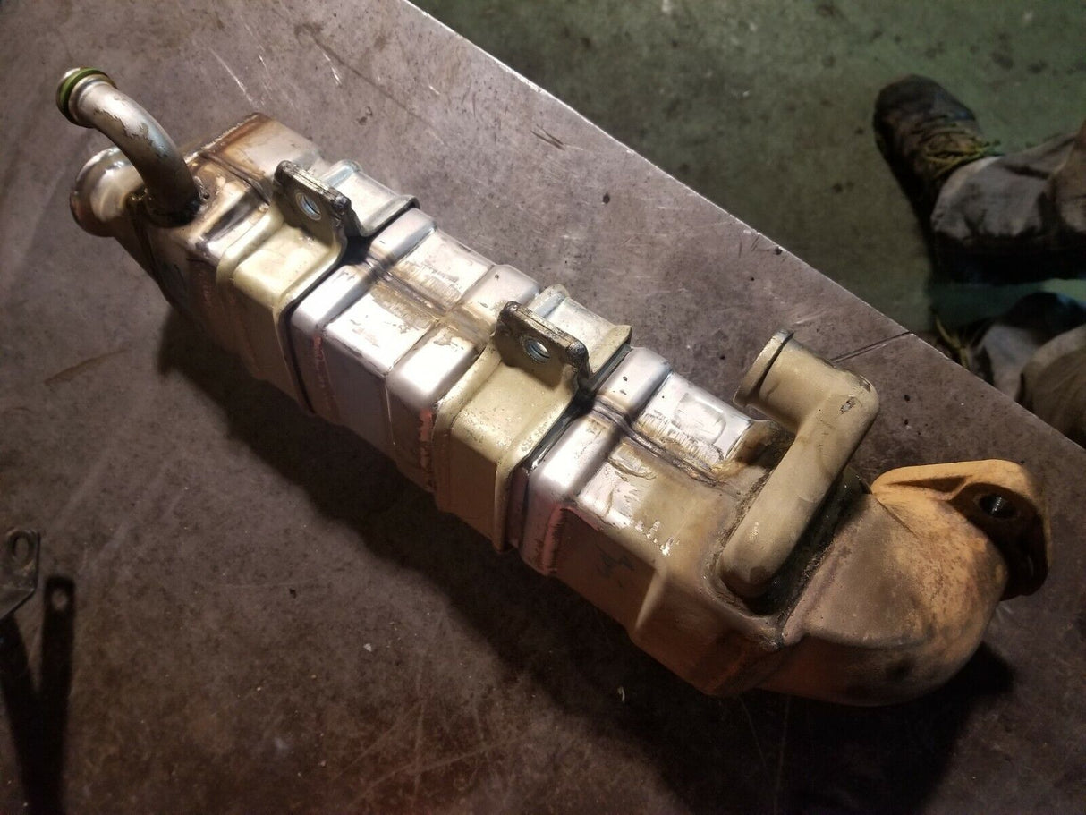 6.7l Cummins EGR Cooler 4988884 68048991AA ; 68026996AA