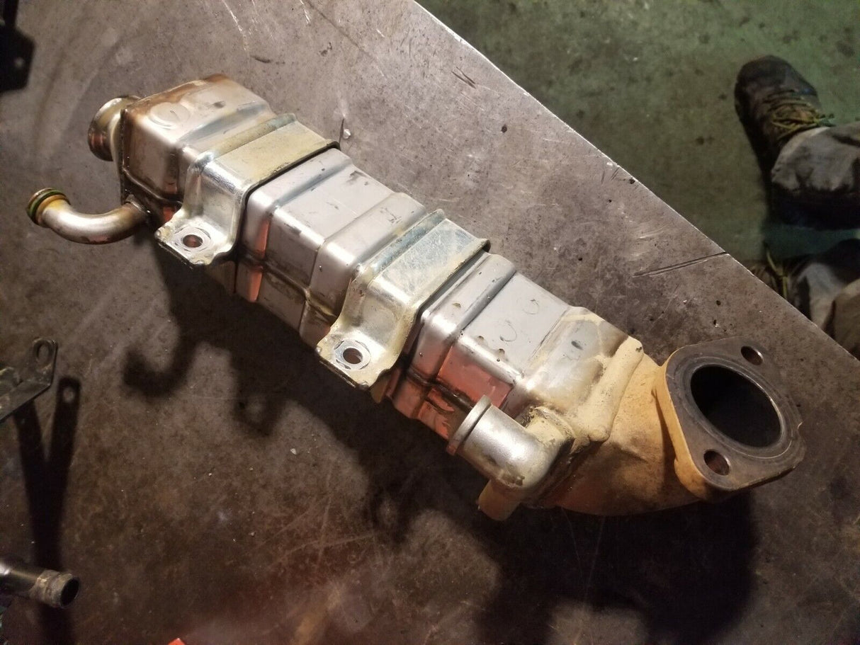 6.7l Cummins EGR Cooler 4988884 68048991AA ; 68026996AA