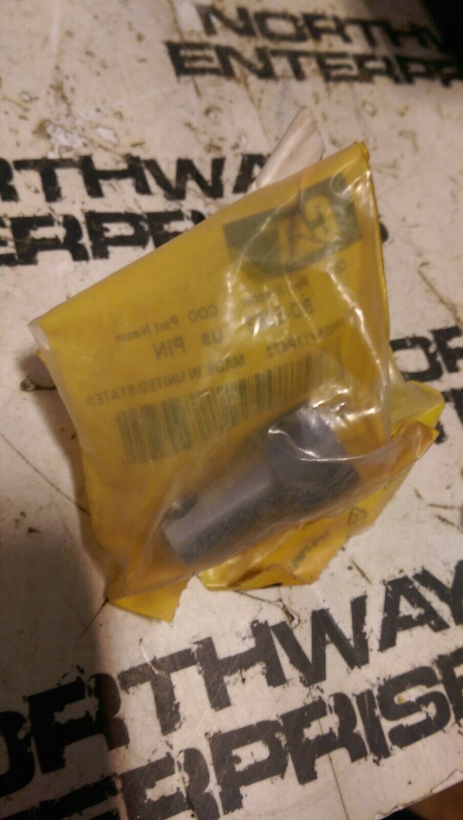 9D-8353 CATERPILLAR PIN