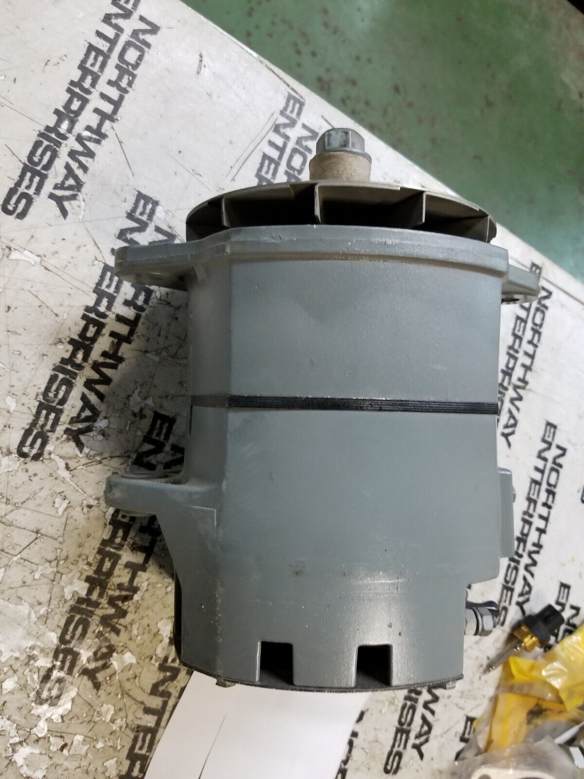 1-2057-00DR-1 Alternator - Delco 33SI Series 135 Amp/12 Volt