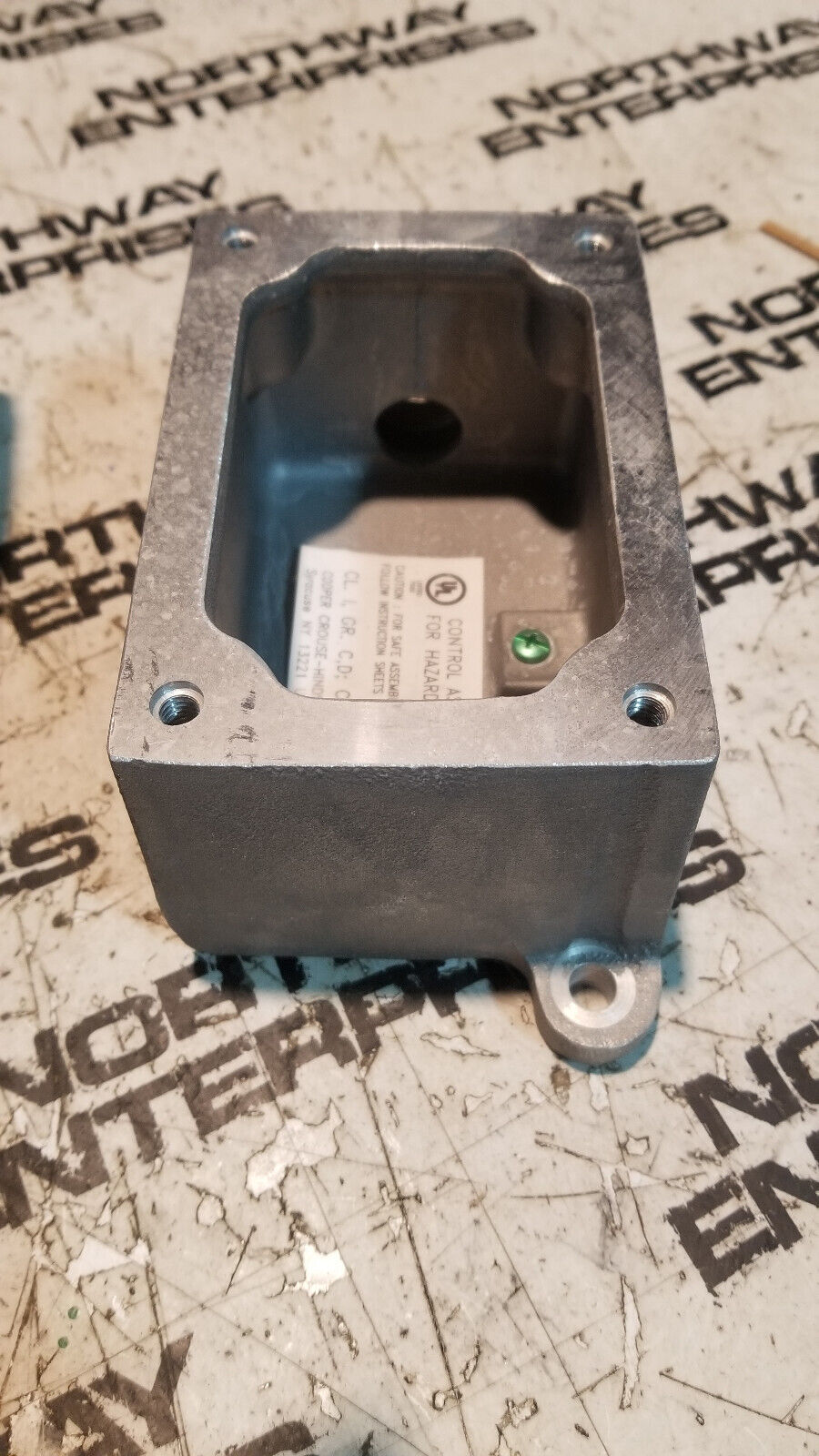 APPLETON ELECTRIC EDS271 SA Mounting Body,1Gang,3/4In,Dead-End,Iron