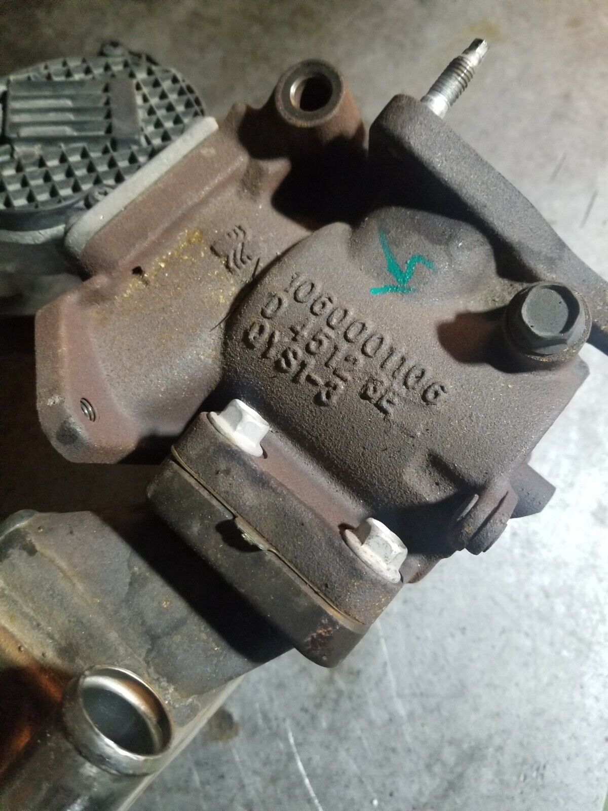 GMC Left 6.6 DURAMAX LML DIESEL EGR COOLERS 12635704 12635707