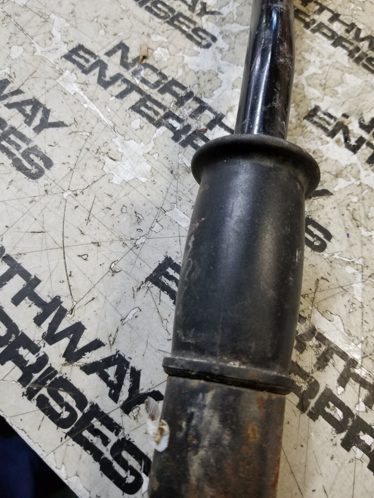 UNIVERSAL TOOL UT8603 Triple Head Scaling Hammer RE0425