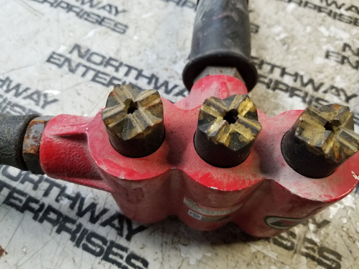 UNIVERSAL TOOL UT8603 Triple Head Scaling Hammer RE0425