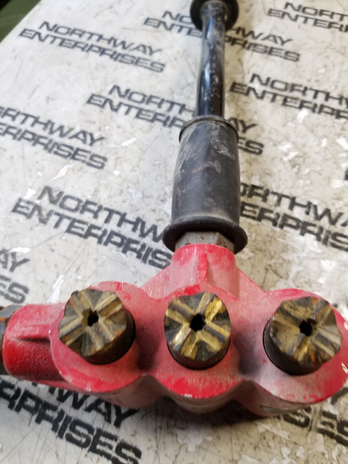 UNIVERSAL TOOL UT8603 Triple Head Scaling Hammer RE0425