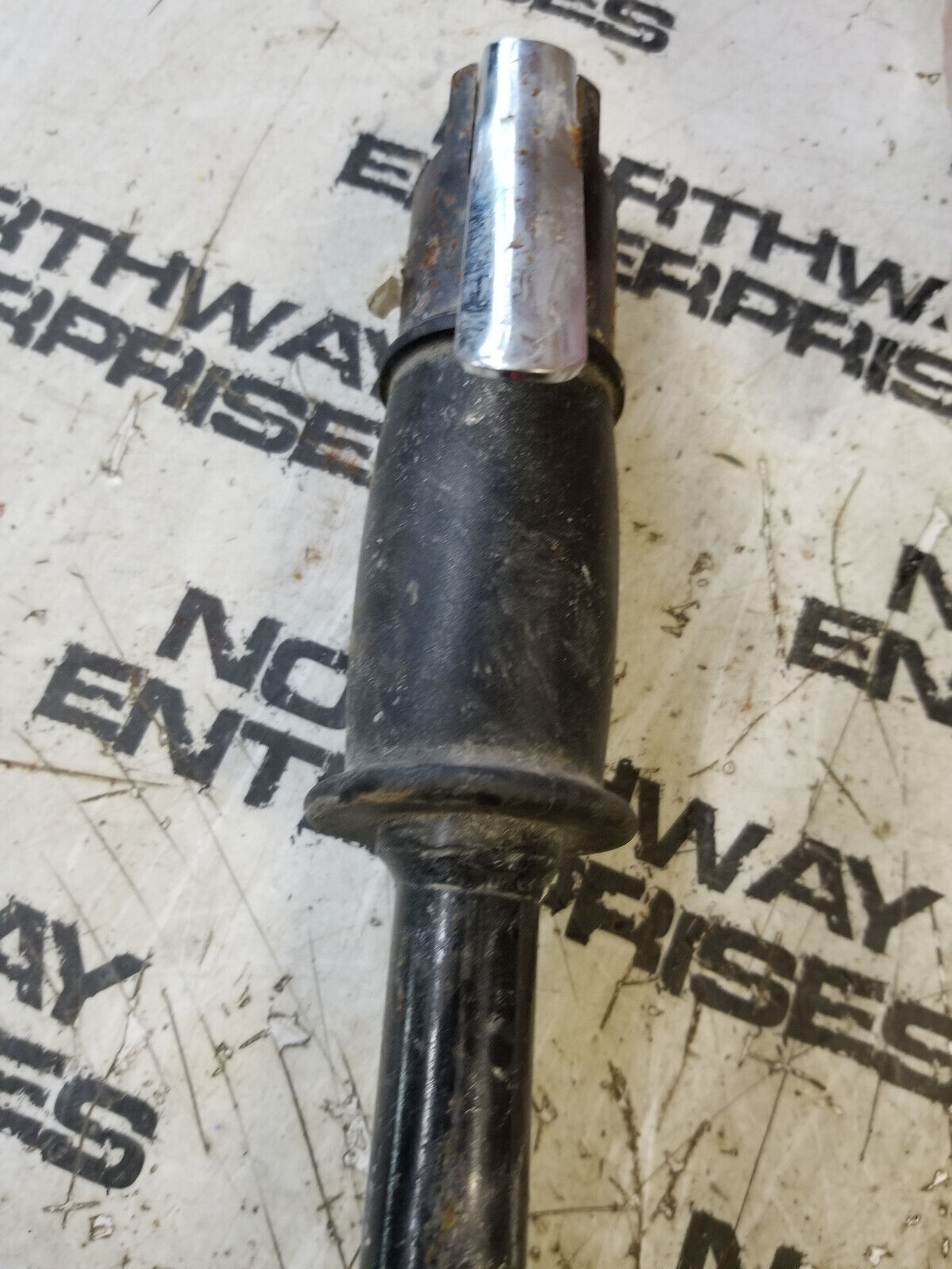 UNIVERSAL TOOL UT8603 Triple Head Scaling Hammer RE0425