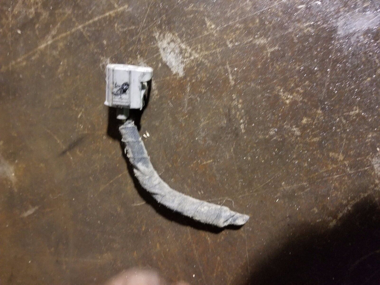 07-10 2007 -2010 6.6L Duramax Engine Wire Harness Pigtail 2 Wire yellow