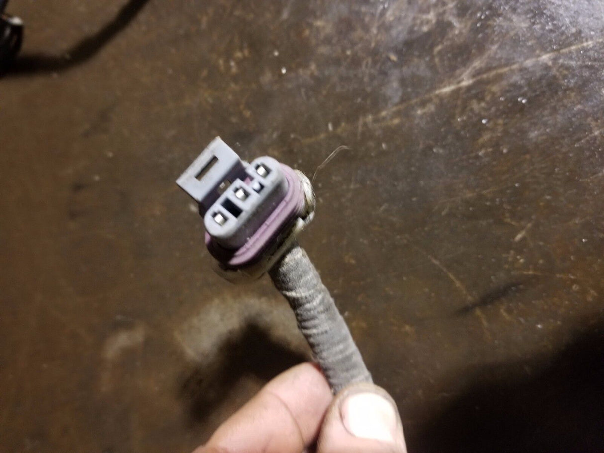 07-10 2007 -2010 6.6L Duramax Engine Wire Harness Pigtail 3 Wire