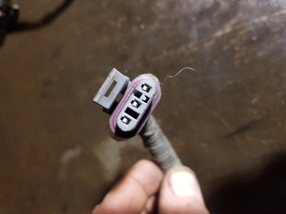 07-10 2007 -2010 6.6L Duramax Engine Wire Harness Pigtail 3 Wire