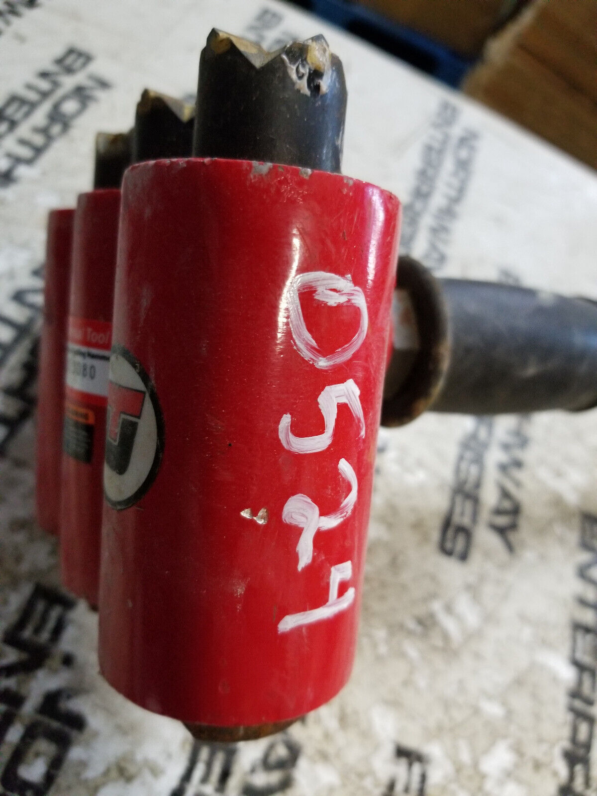 UNIVERSAL TOOL UT8603 Triple Head Scaling Hammer RE0524