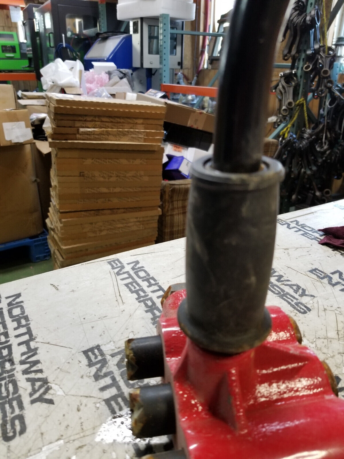 UNIVERSAL TOOL UT8603 Triple Head Scaling Hammer RE0524