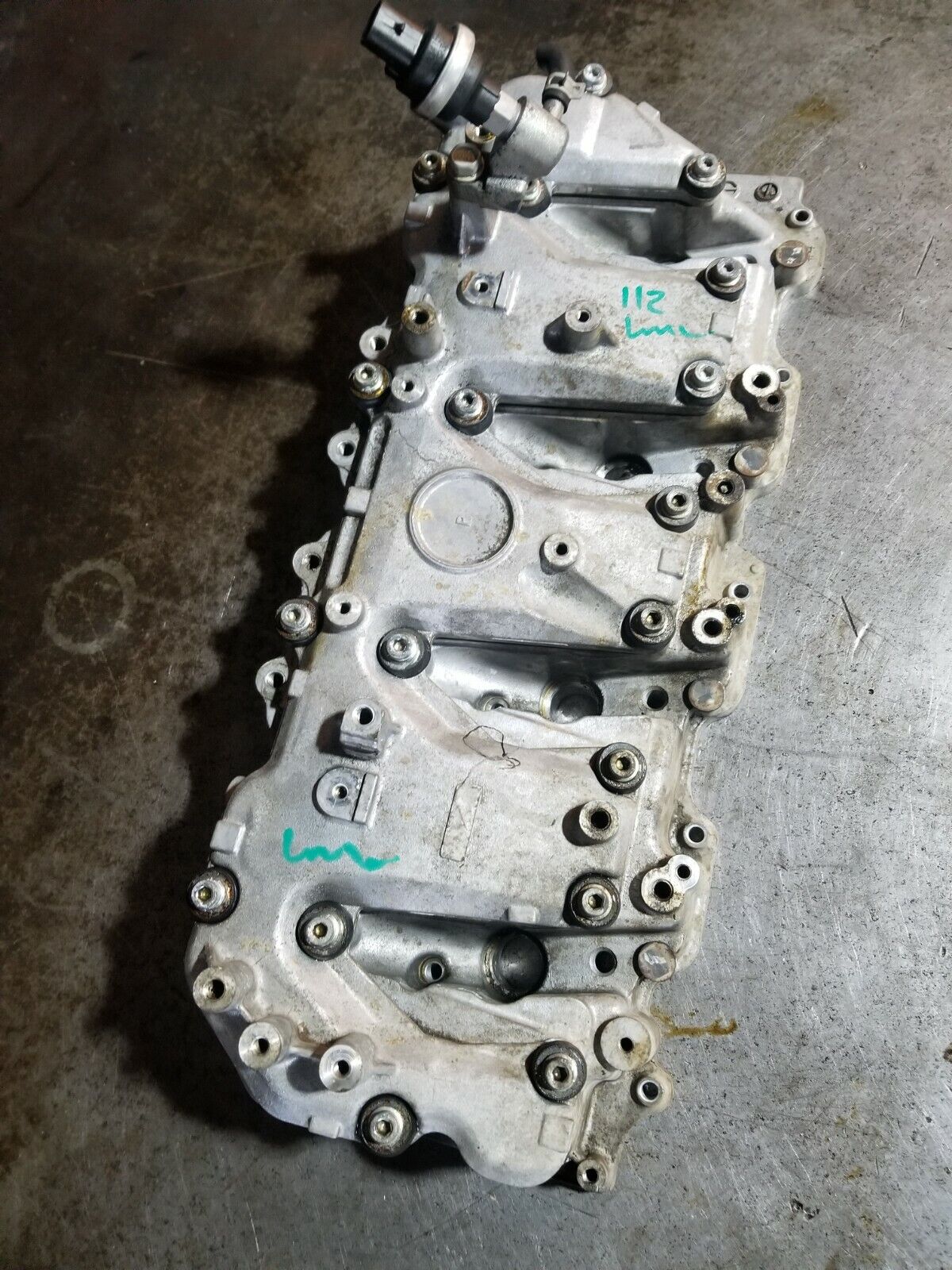 011 012 2011-2015 DURAMAX 6.6 6.6L DIESEL LML VALVE COVER & SPACER LH r112