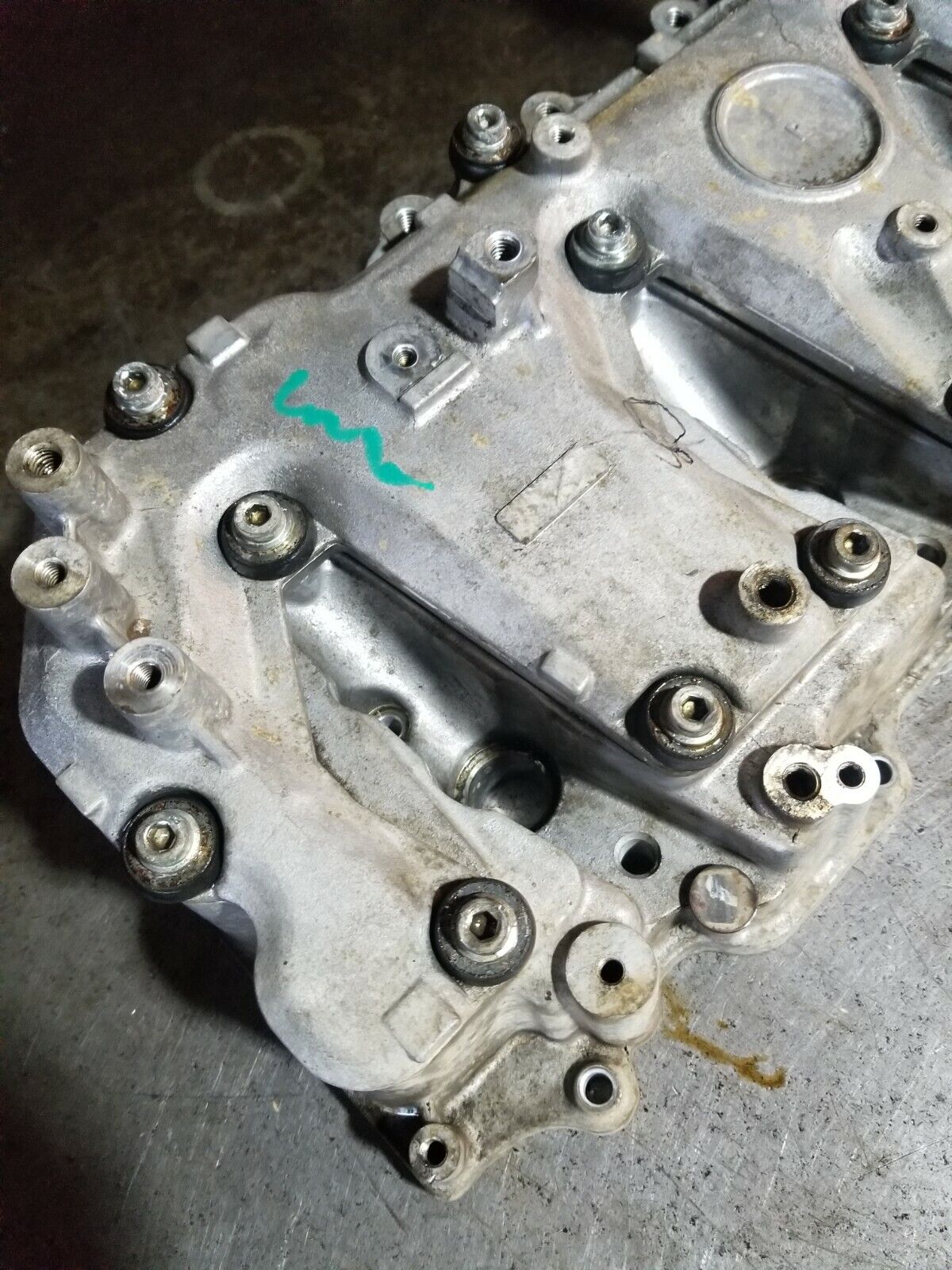 011 012 2011-2015 DURAMAX 6.6 6.6L DIESEL LML VALVE COVER & SPACER LH r112