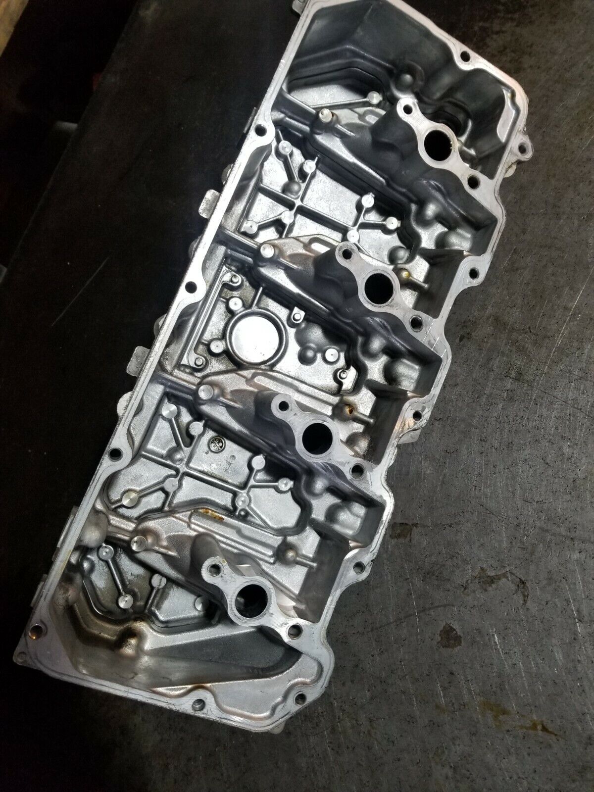 011 012 2011-2015 DURAMAX 6.6 6.6L DIESEL LML VALVE COVER & SPACER LH r112