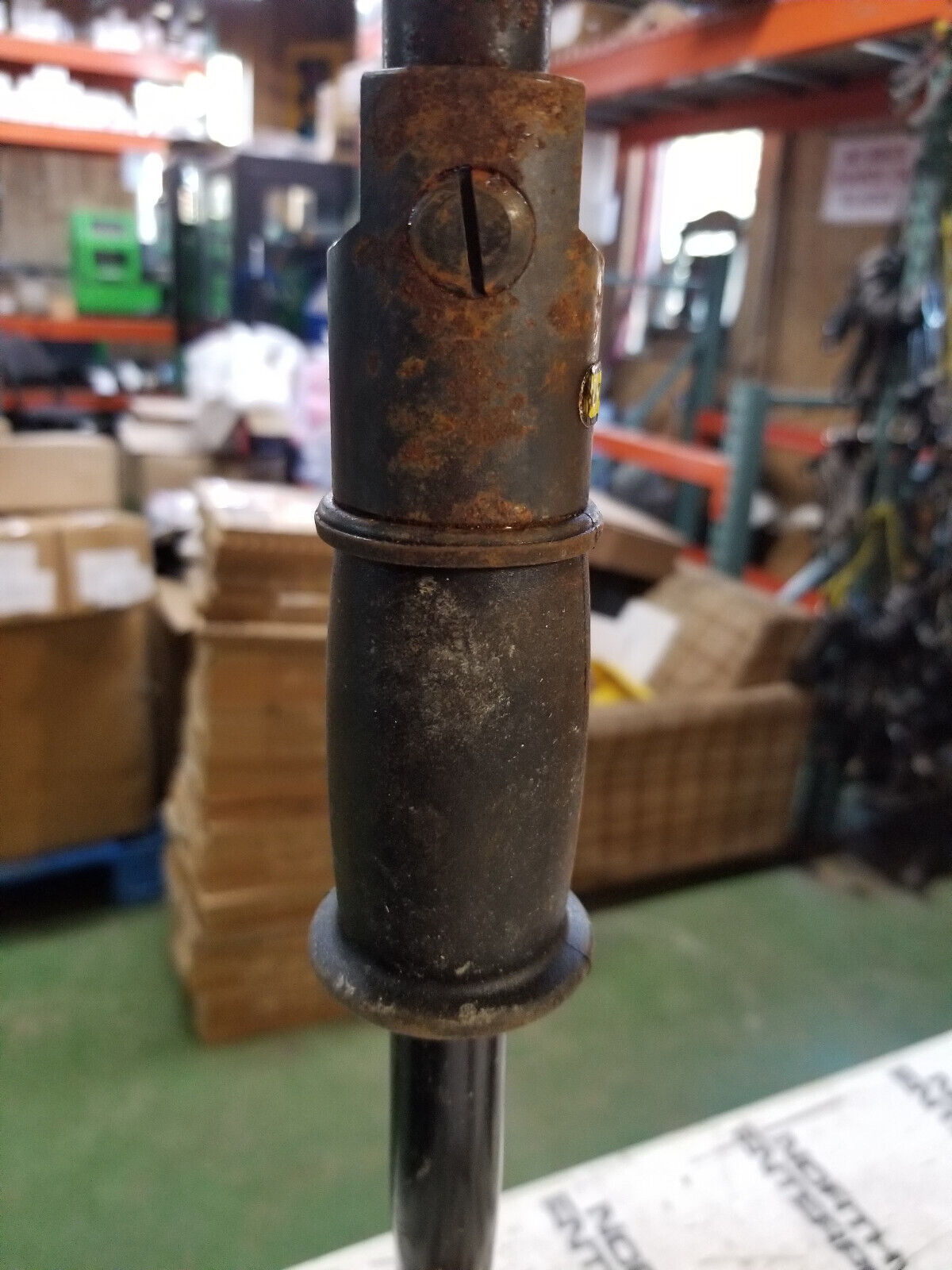 UNIVERSAL TOOL UT8603 Triple Head Scaling Hammer RE0624