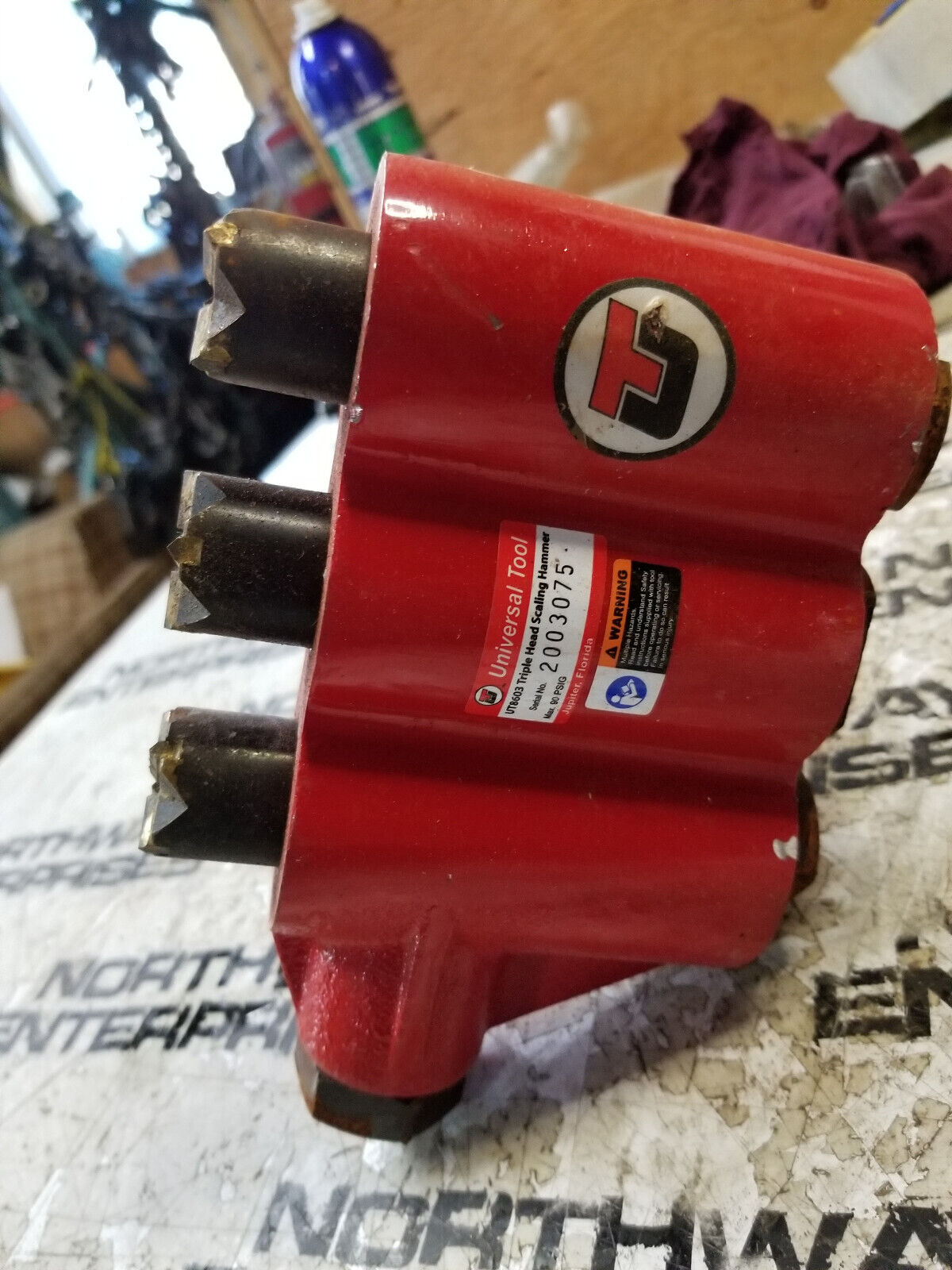 UNIVERSAL TOOL UT8603 Triple Head Scaling Hammer RE0624