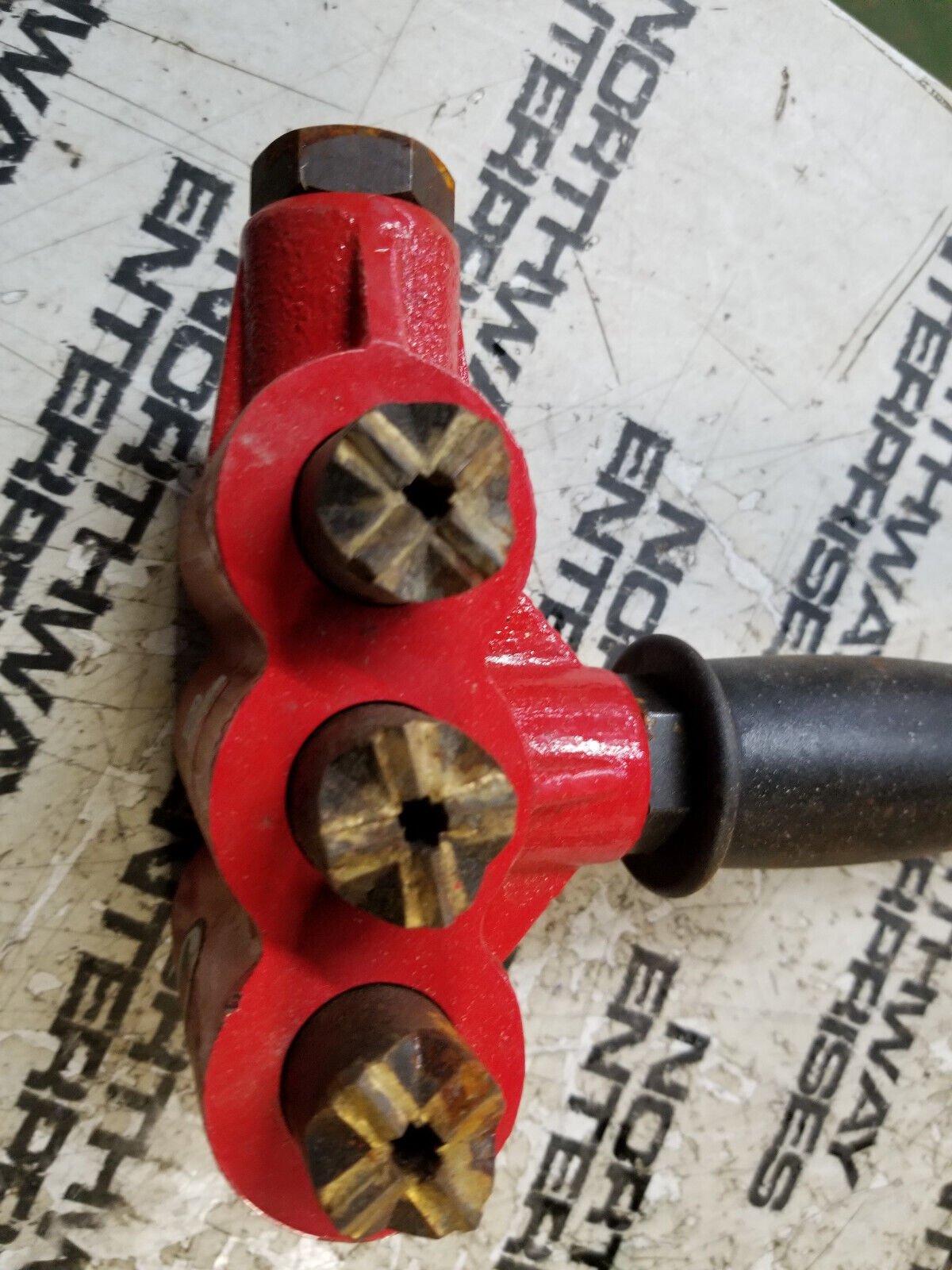 UNIVERSAL TOOL UT8603 Triple Head Scaling Hammer RE0624