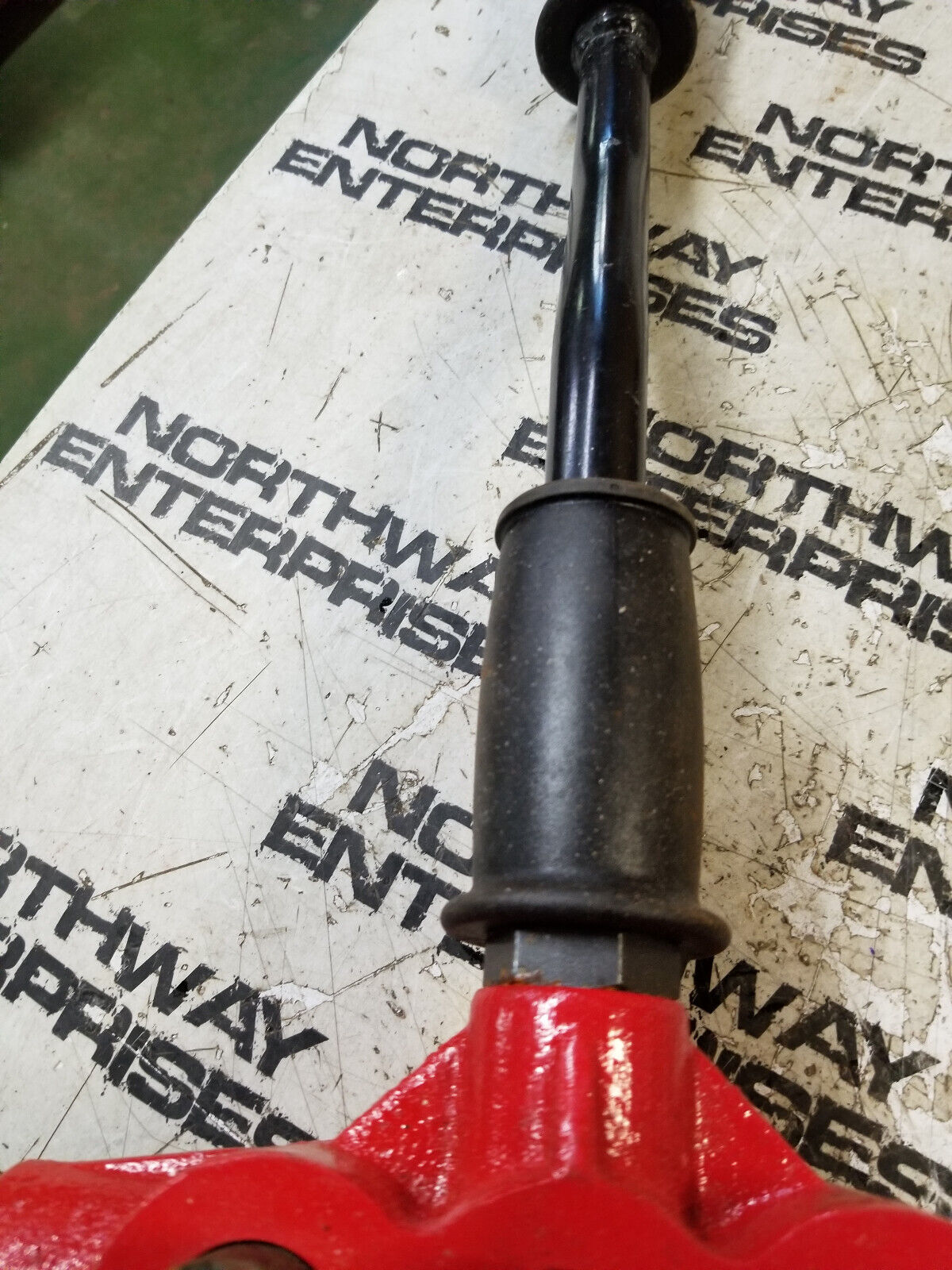 UNIVERSAL TOOL UT8603 Triple Head Scaling Hammer RE0624