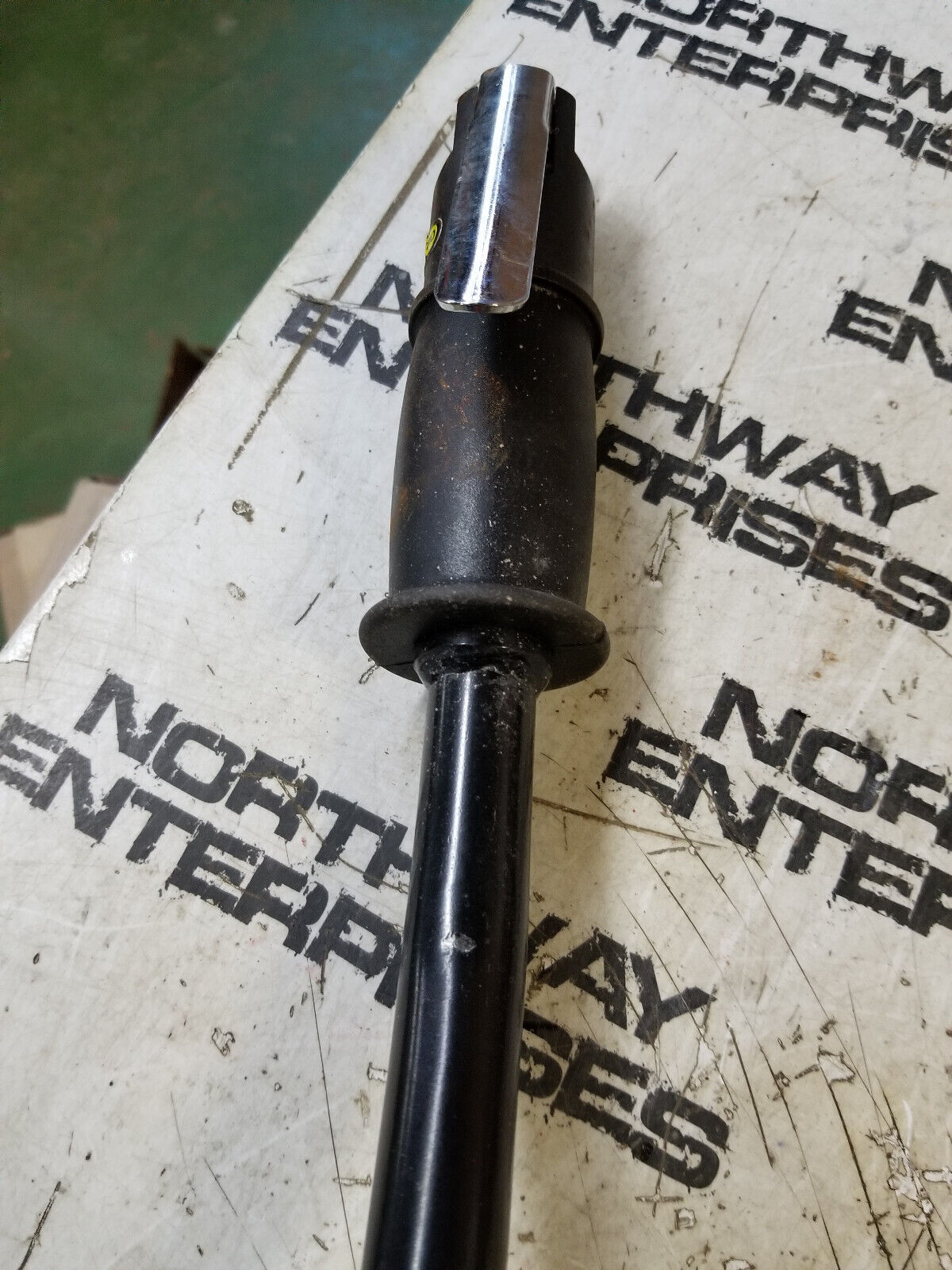 UNIVERSAL TOOL UT8603 Triple Head Scaling Hammer RE0624