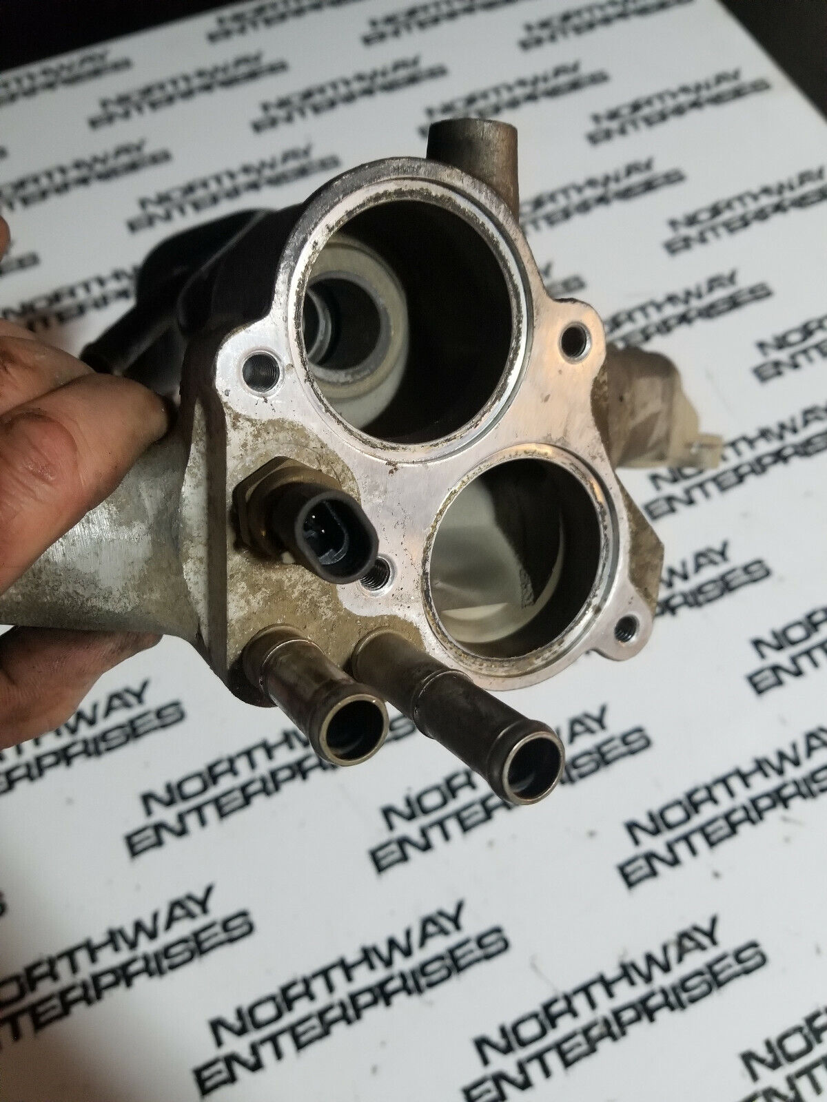 2011-2015 GMC SIERRA 6.6 DURAMAX Thermostat Housing LML 12642720 12633704